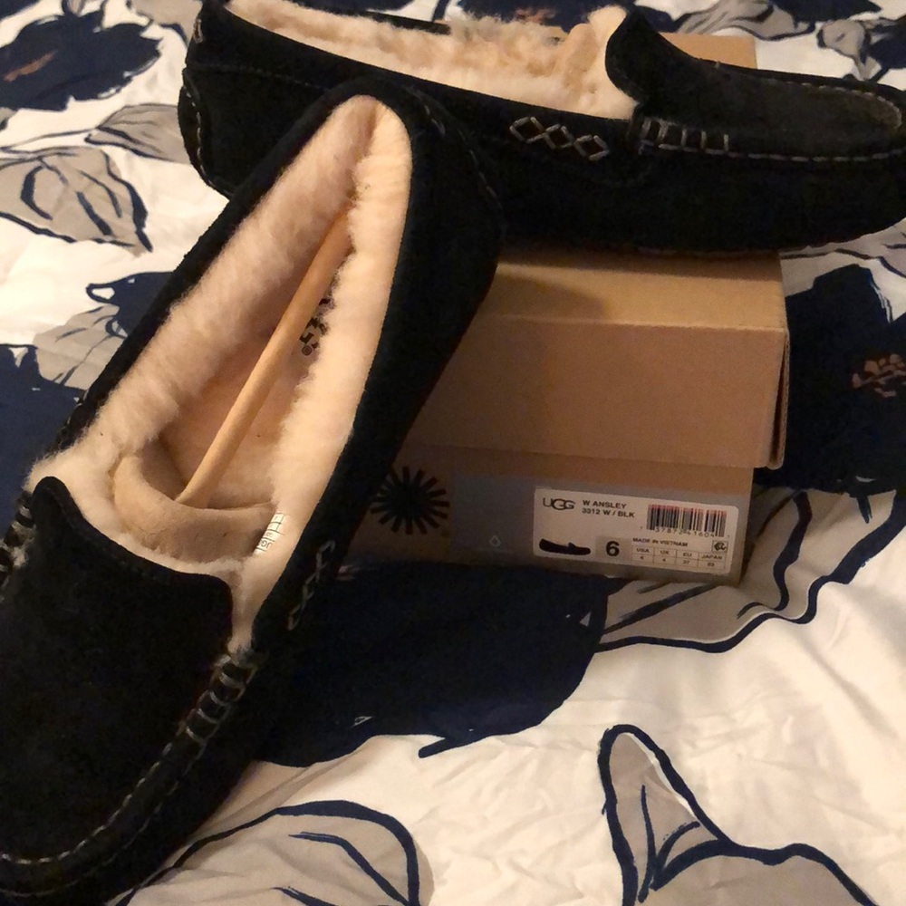 🔴SOLD🔴Ugg Ansley Mocassin
